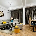Daily Rent Center 6 *