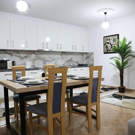 Daily Rent Center 6 *