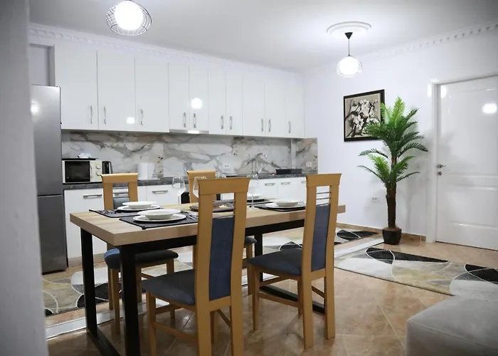 Daily Rent Center 6 *